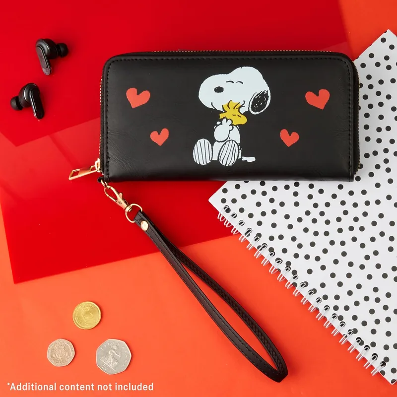 Peanuts Snoopy Women's Wallet, Zip Around with Card Slots and Coin Pocket