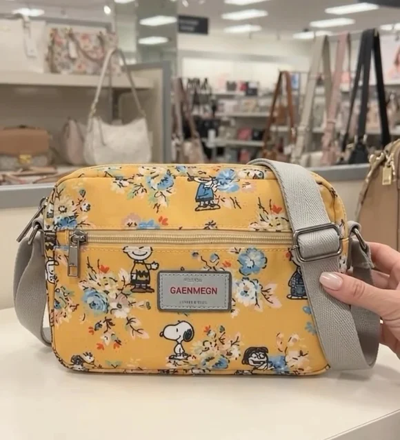 Watch the video of this crossbody bag